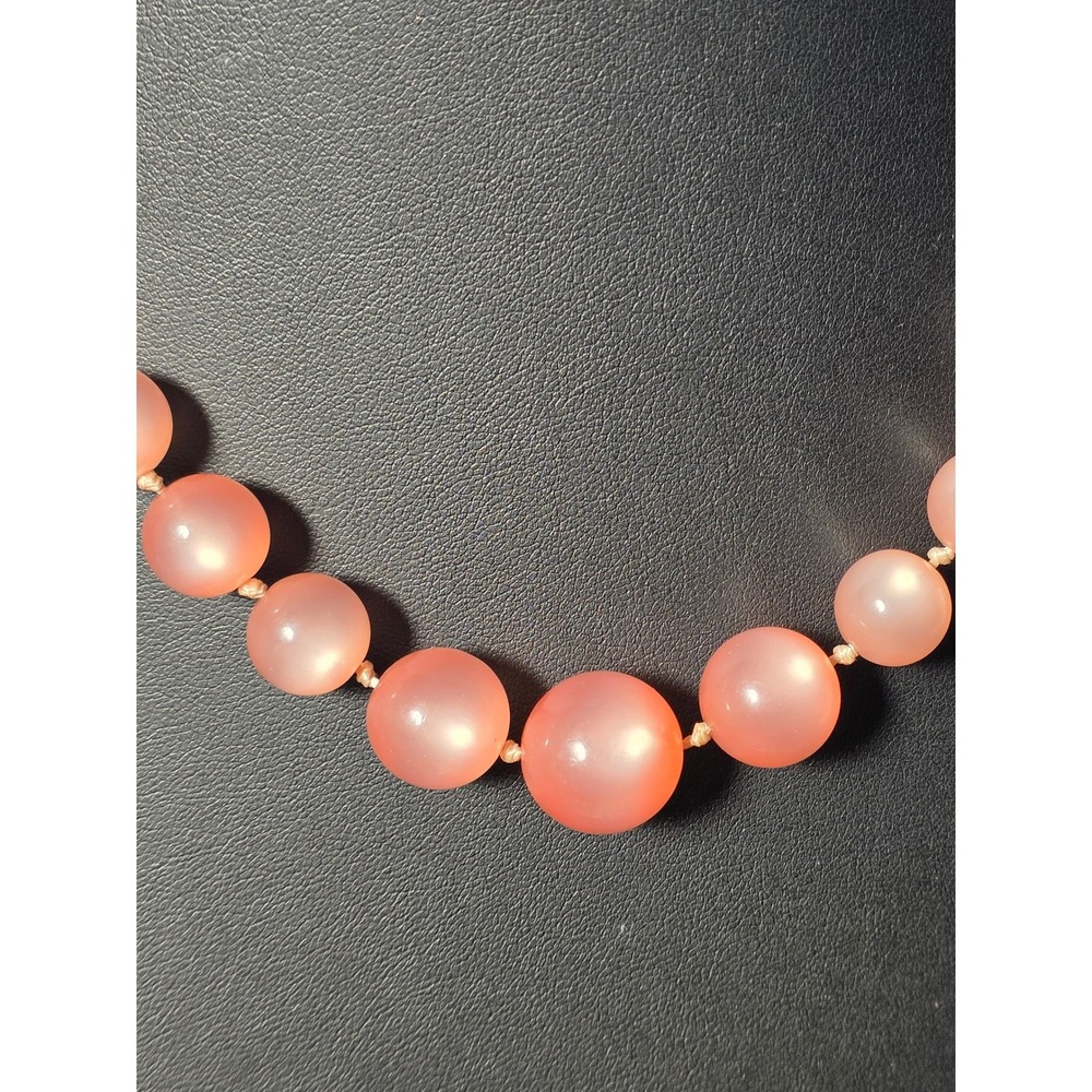 Vintage Pink Moonglow Lucite Graduated Beaded Necklace 18" - Picture 4 of 16